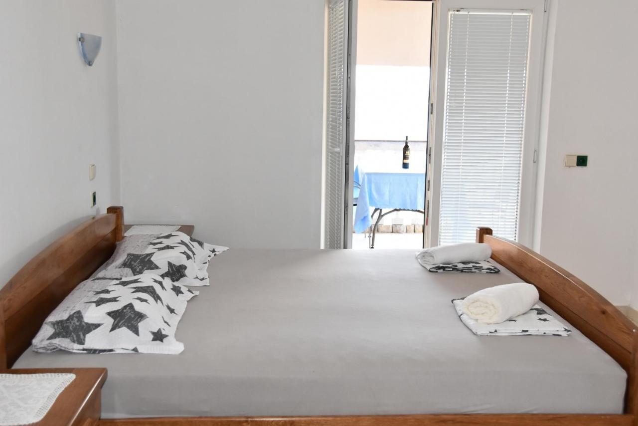Beachfront - Vali Tkon